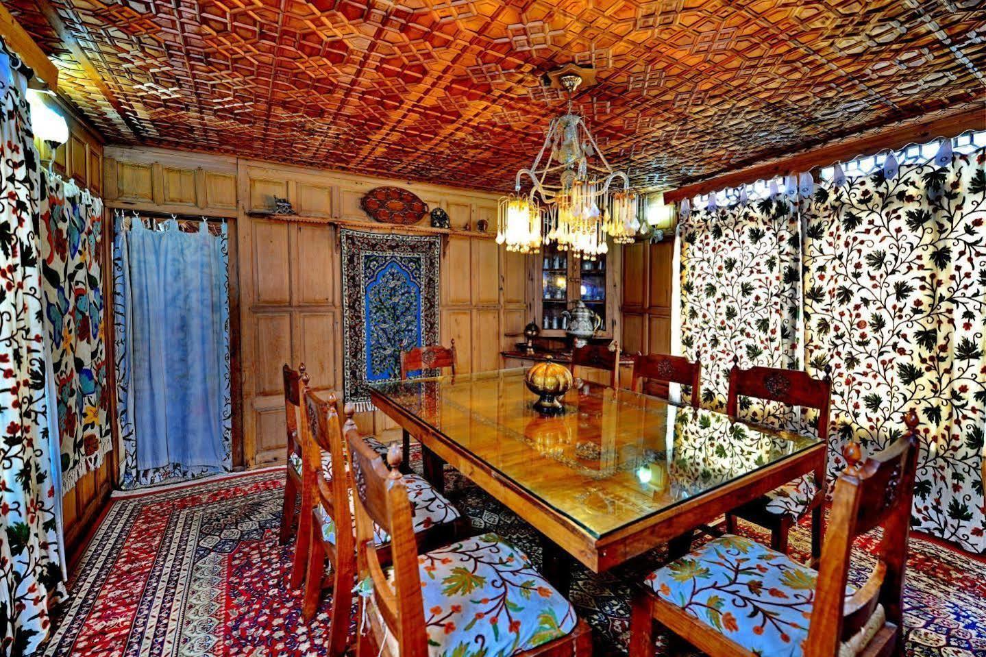 Akbar Group Of Heritage Houseboats Nagin Bagh Dış mekan fotoğraf